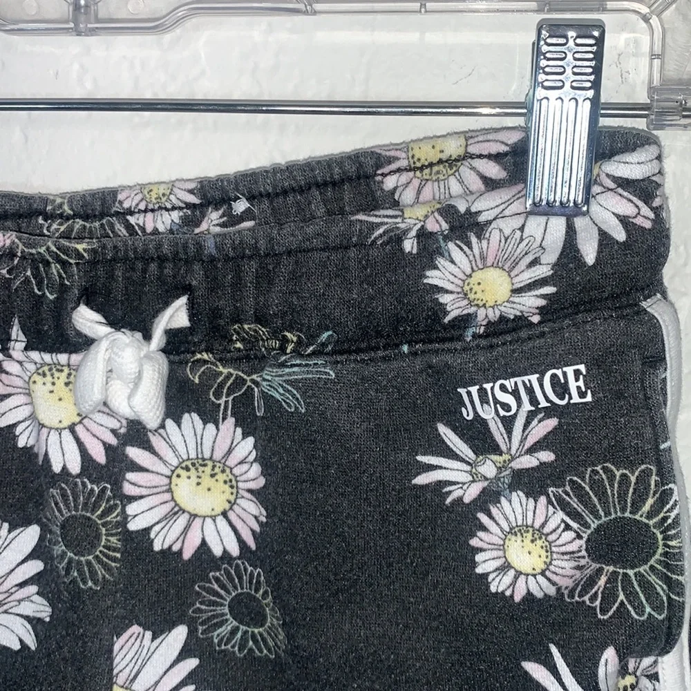 Justice Girls Black Daisy Print Dolphin Shorts Elastic Waist Size L (12/14)